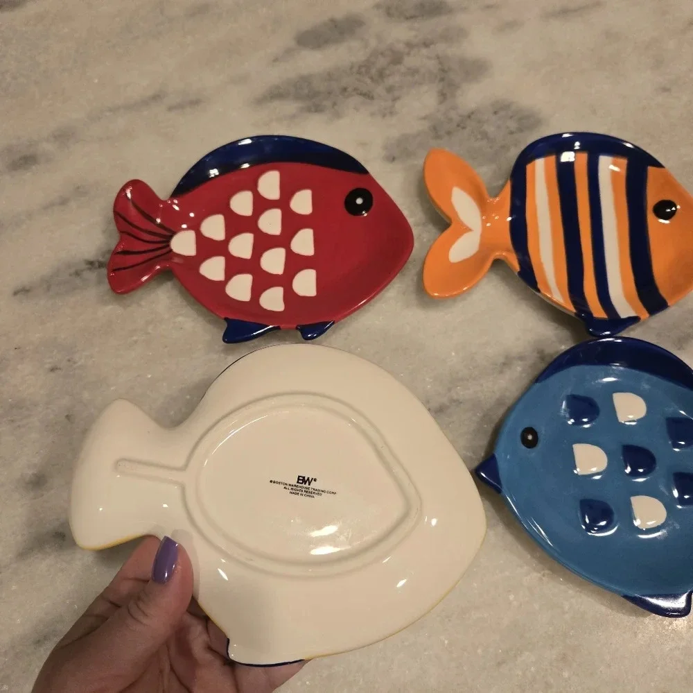 Colorful Fish‑Shaped Ceramic Dishes – Set of 4